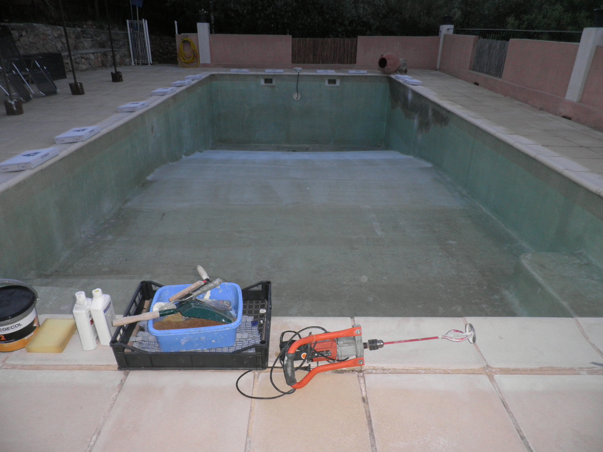 polyester-projete-piscine-beton-avant